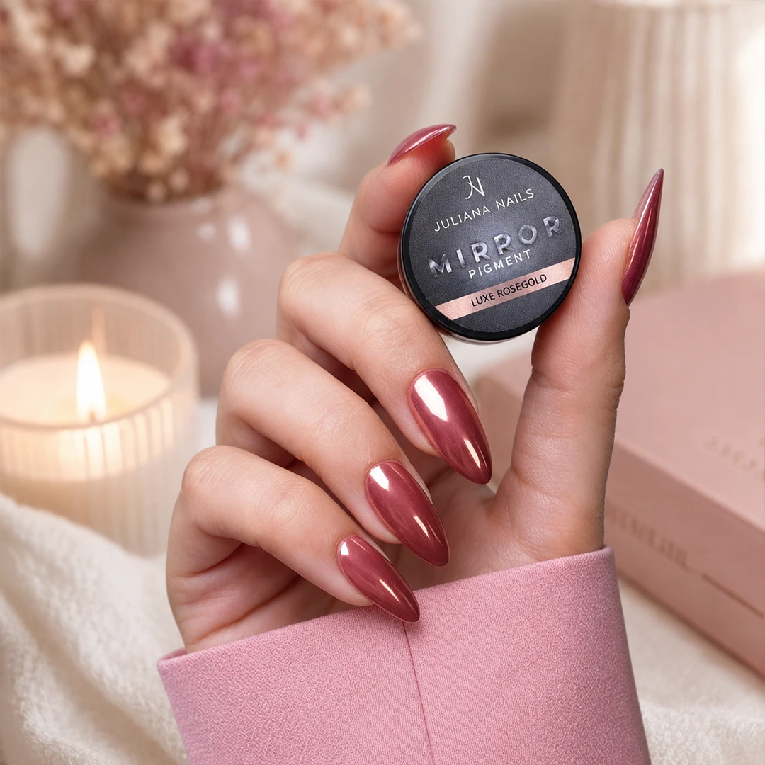 Chrome und Mirror Nageldesign von Juliana Nails